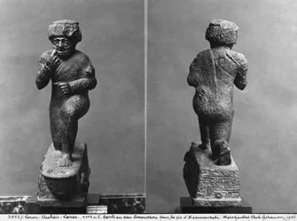 De aanbidder uit Larsa, voor- en achteraanzicht, ook bekend als Koning Hammurabi die bidt voor een heilige boom, ca. 1750 v.Chr. (brons en goud)